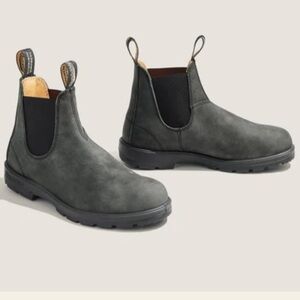Blundstone 587 Chelsea Boots in Rustic Black